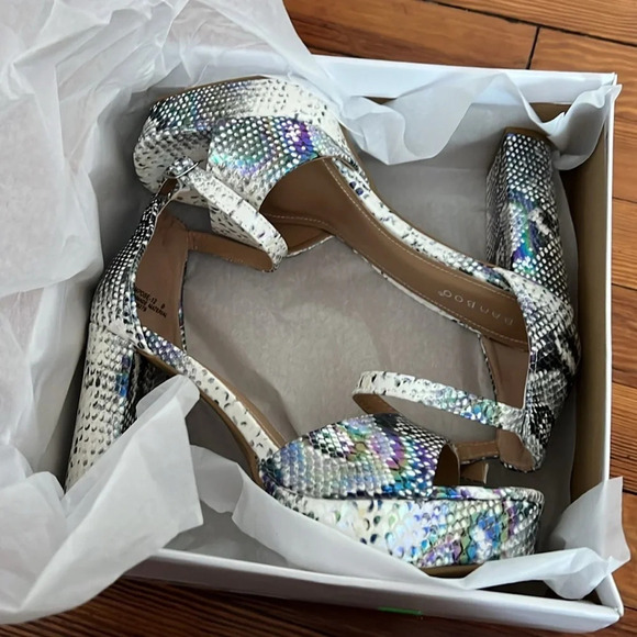 Bamboo "Compose" Platform Block Heels in Iridescent Snakeskin - NIB - Size 9 - Picture 12 of 13